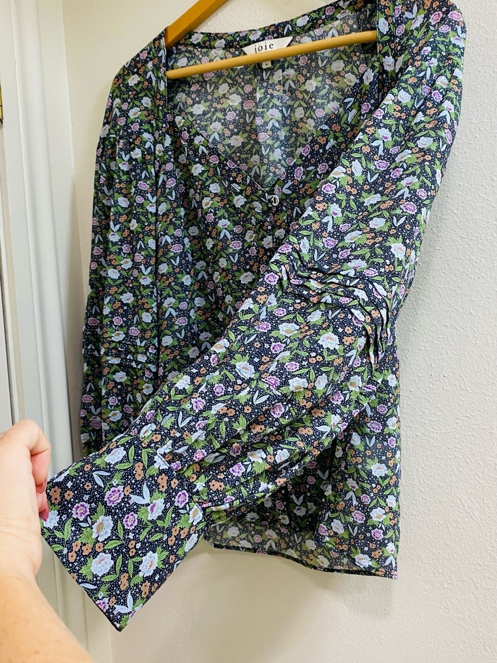 Joie Talma Floral Button Front Blouse with Long Balloon Sleeves Size XS - Picture 6 of 10